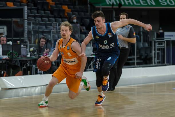 的青少年游 的青少年游