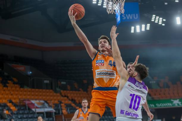 全队配合与 全队配合与